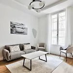 Marais Elegance Suite - Two Bedrooms